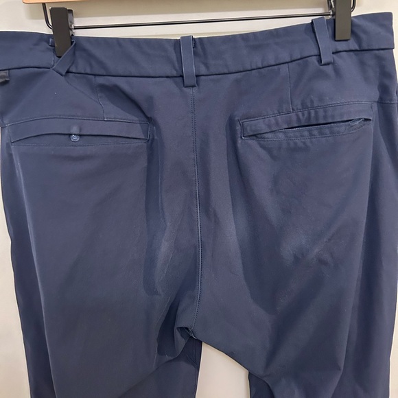 Lululemon Commission Pant Classic *Warpstreme 34"
True Navy size 32 GUC E0597 - Picture 8 of 10
